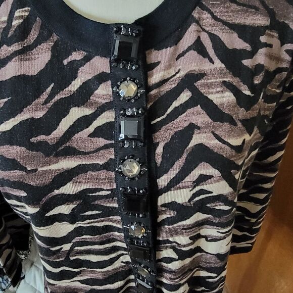 Chico's Bejeweled Animal Snap Front Cardigan. NWT. Size 1. - Picture 5 of 8